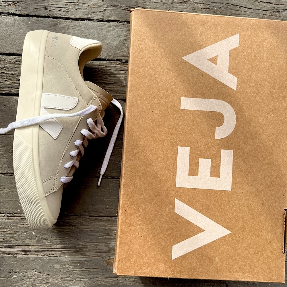 VEJA/ CAMPO SUEDE NATURAL WHITE size eu/39/8